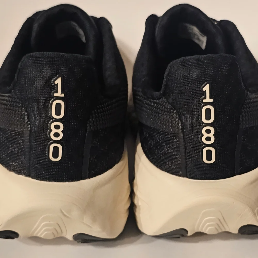 1080 V14 New Balance Size 10.5 Women's Or Men's Size 9. - Picture 4 of 10